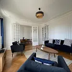 Bel Appartement Haussmannien