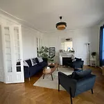 Bel Appartement Haussmannien