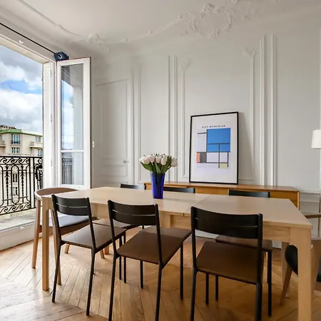 Apartment Bel Haussmannien Paris